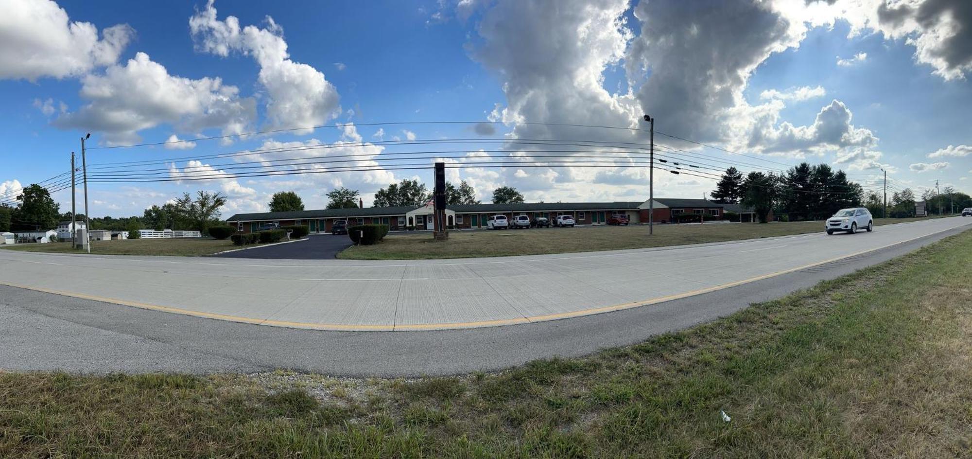 Hillcrest Motel By Oyo Aurora Near Lawrenceburg Exterior foto